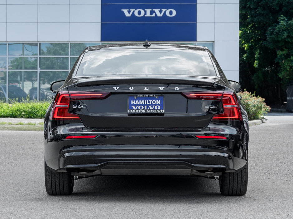 2024 Volvo S60 Core Dark Theme-5
