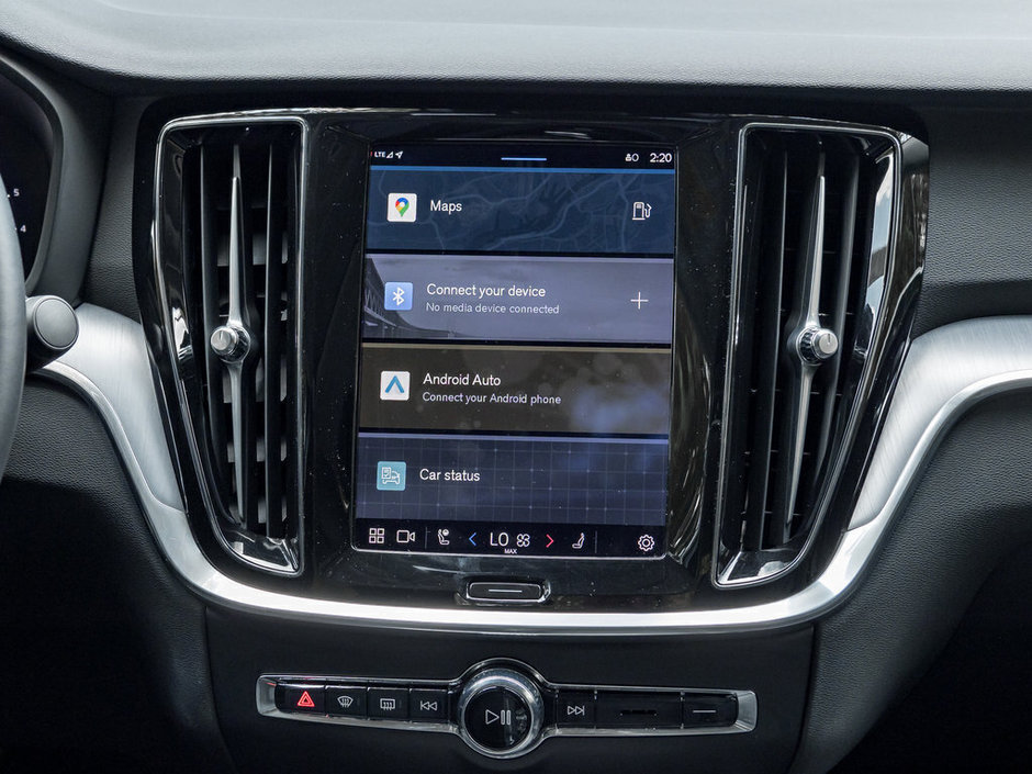 2024 Volvo S60 Core Dark Theme-25