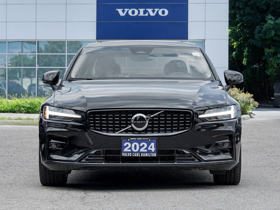 2024 Volvo S60 Core Dark Theme-1