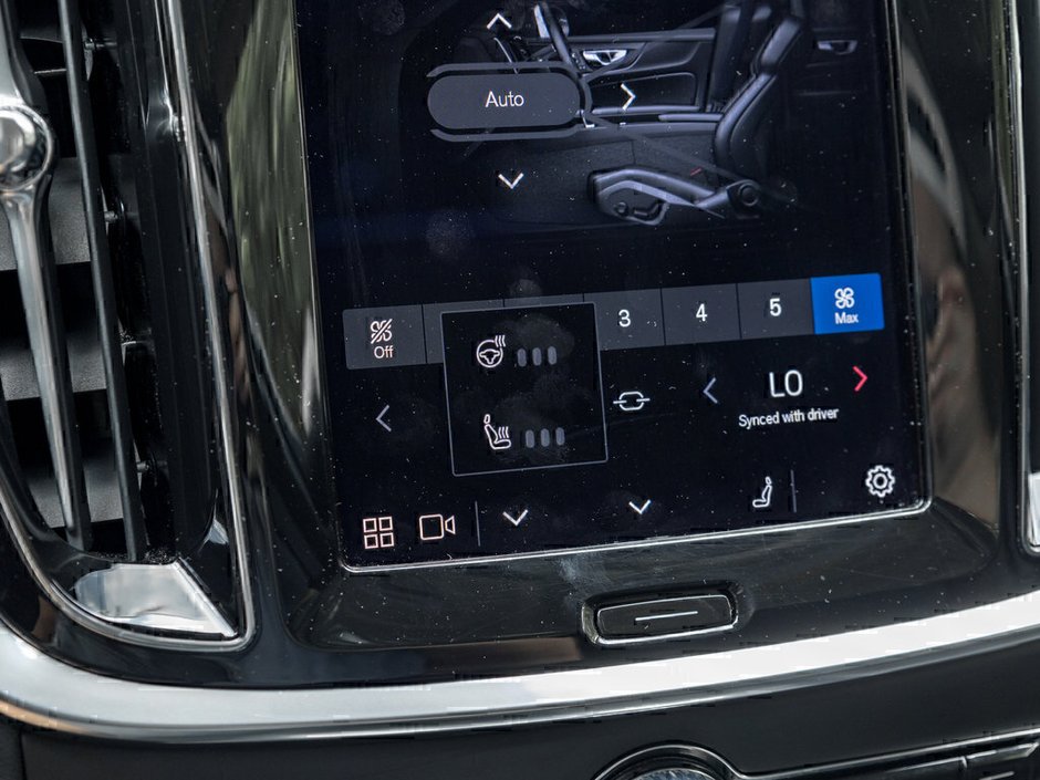 2024 Volvo S60 Core Dark Theme-19