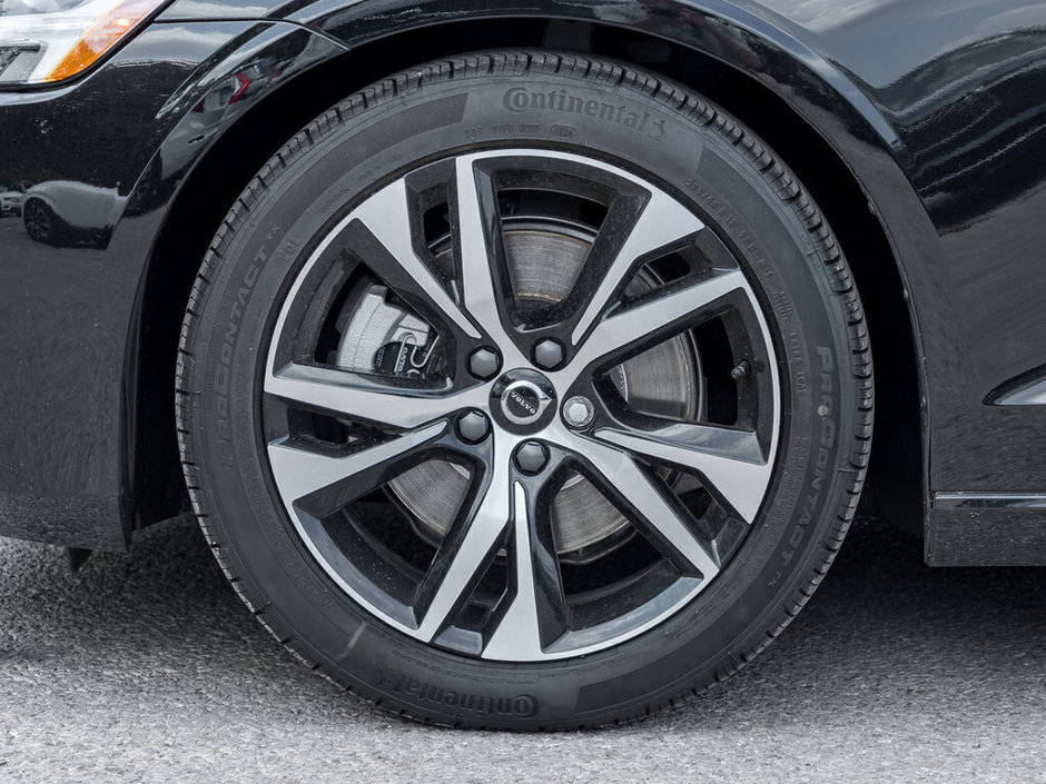 2024 Volvo S60 Core Dark Theme-3