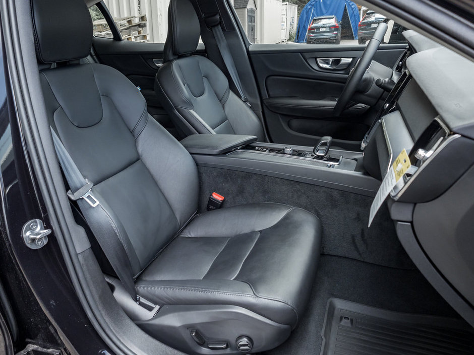 2024 Volvo S60 Core Dark Theme-21
