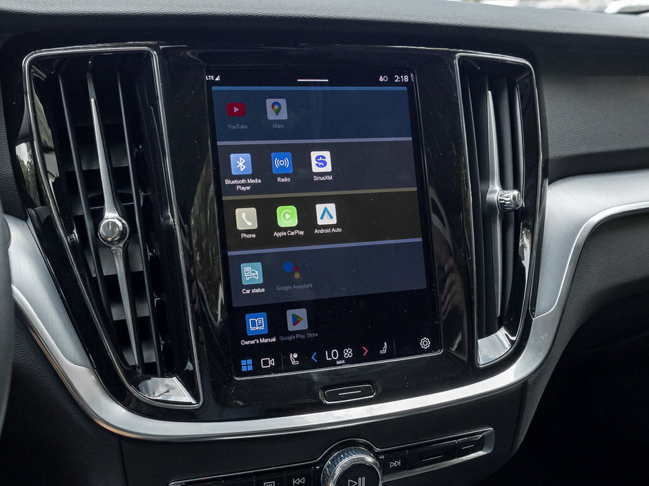 2024 Volvo S60 Core Dark Theme-17