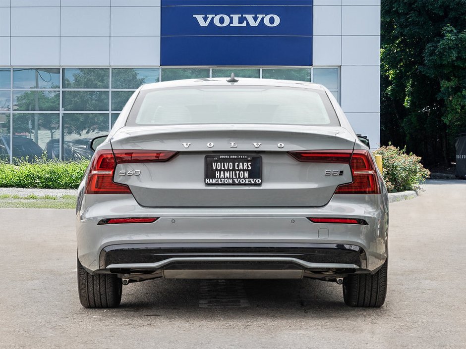 2024 Volvo S60 Core Dark Theme-5