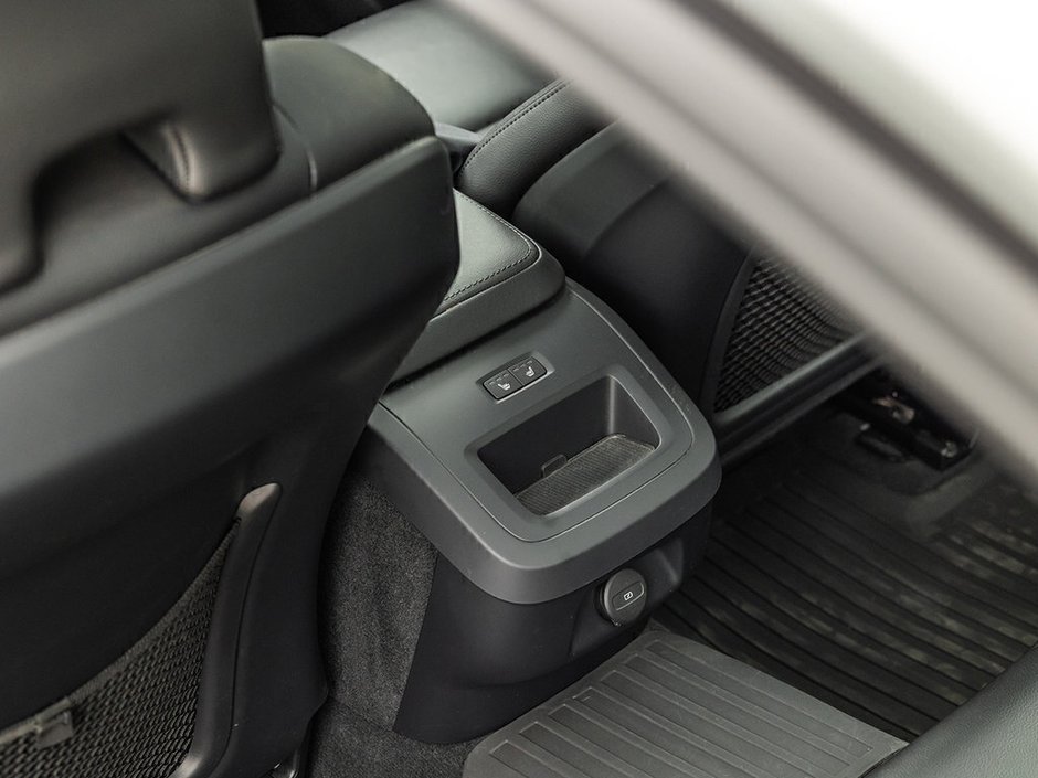 2024 Volvo S60 Core Dark Theme-24