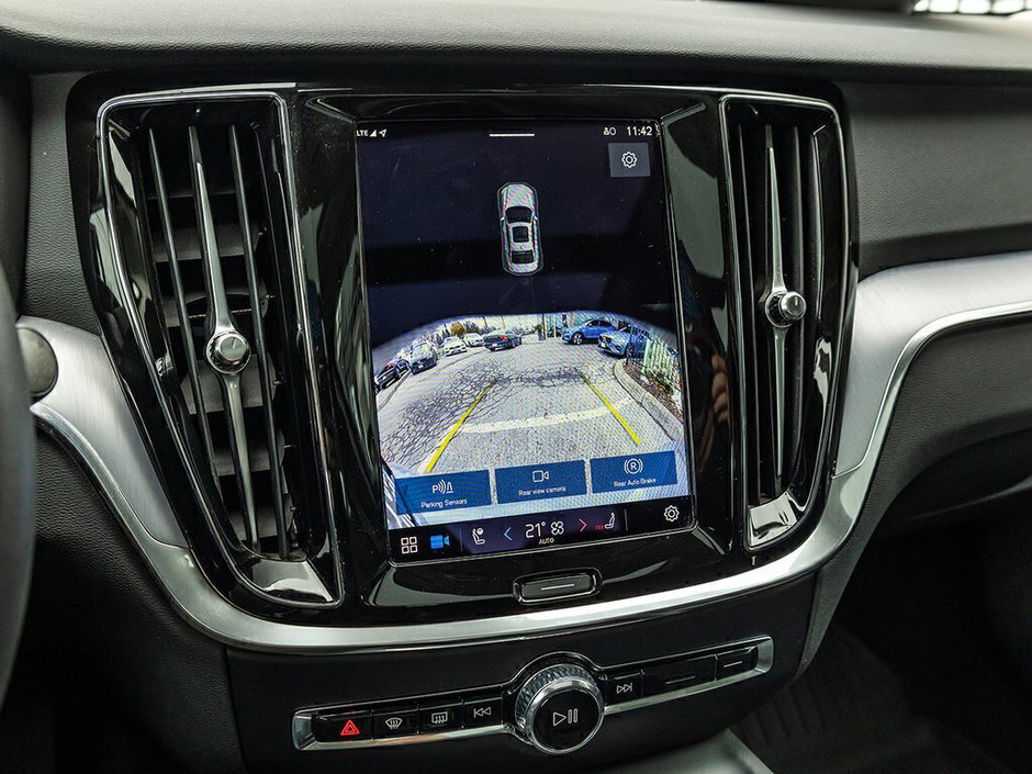 2024 Volvo S60 Core Dark Theme-13