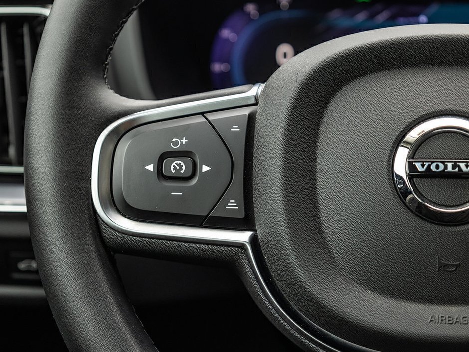 2024 Volvo S60 Core Dark Theme-8