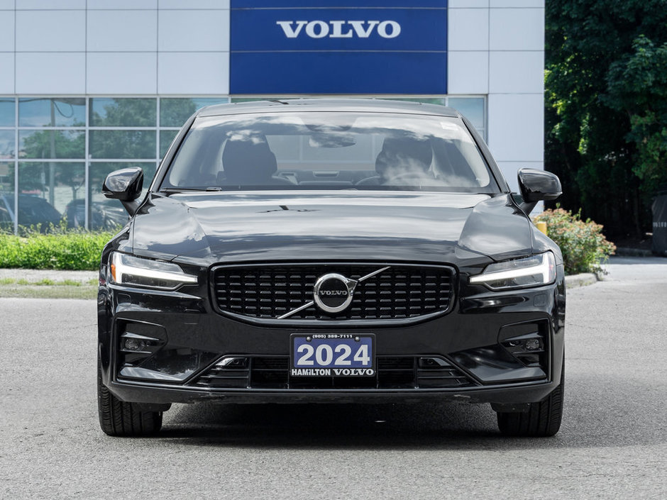 2024 Volvo S60 Core Dark Theme-1