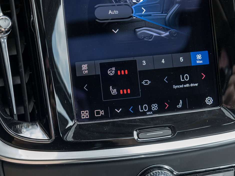 2024 Volvo S60 Core Dark Theme-17