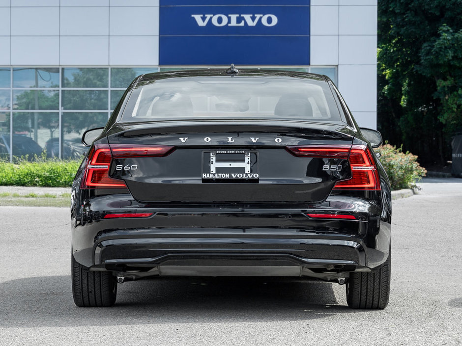 2024 Volvo S60 Core Dark Theme-5