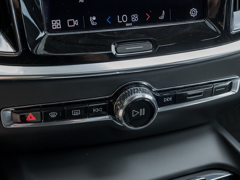 2024 Volvo S60 Core Dark Theme-16