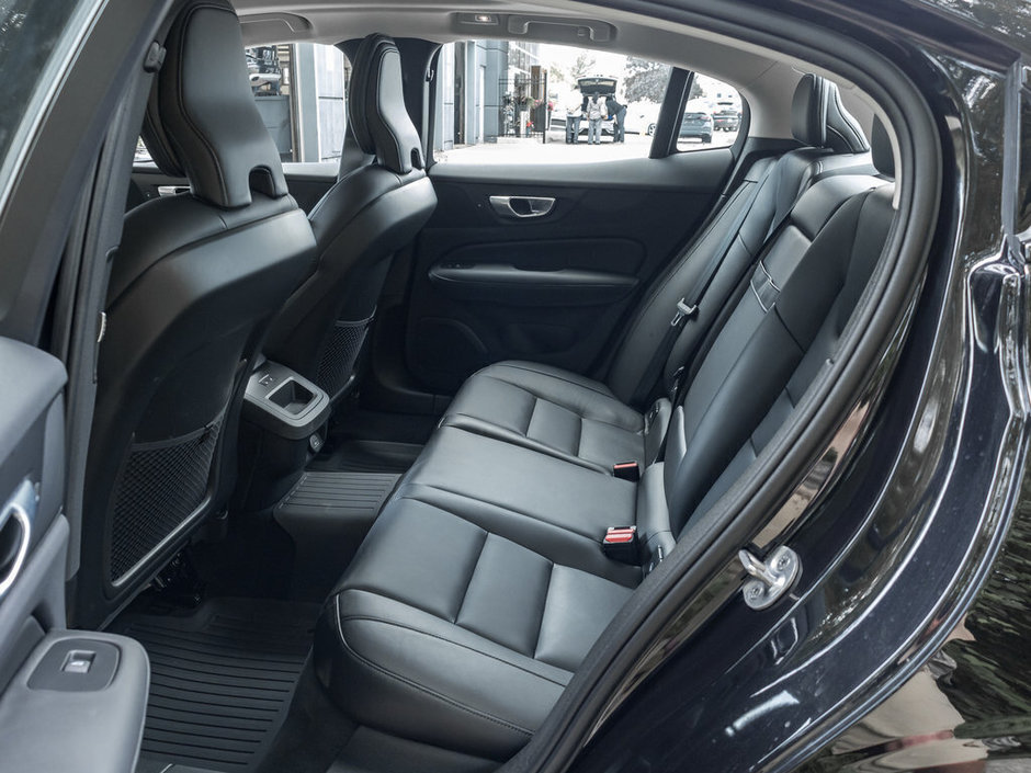 2024 Volvo S60 Core Dark Theme-21