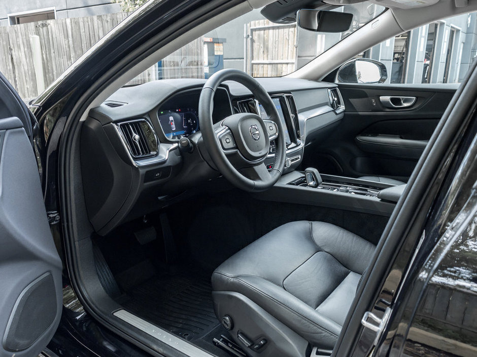2024 Volvo S60 Core Dark Theme-6