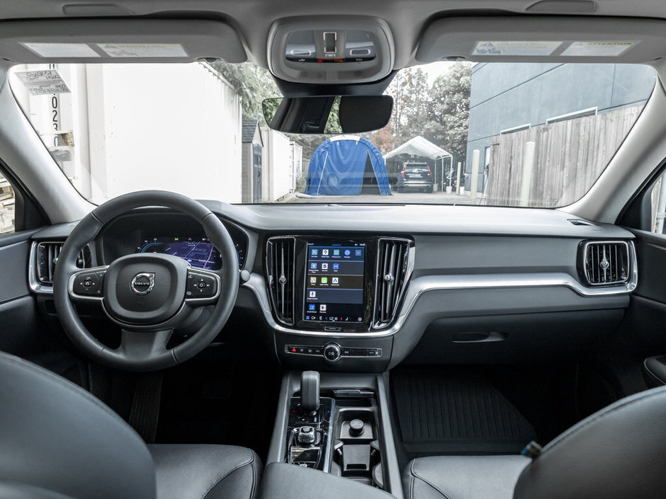 2024 Volvo S60 Core Dark Theme-23