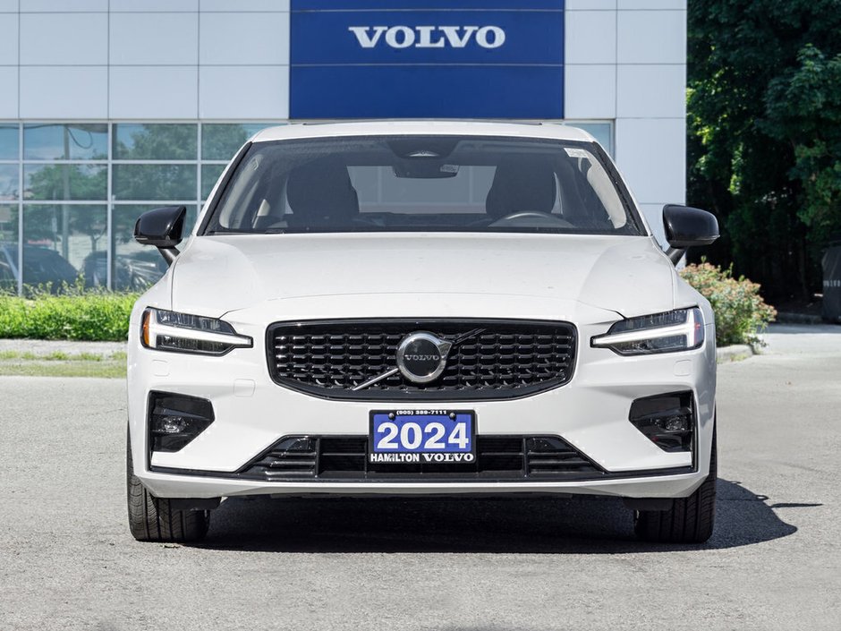 2024 Volvo S60 Core Dark Theme-1