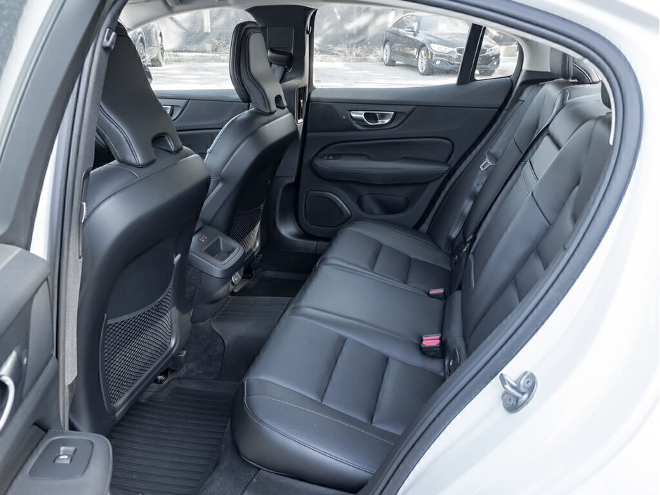 2024 Volvo S60 Core Dark Theme-21