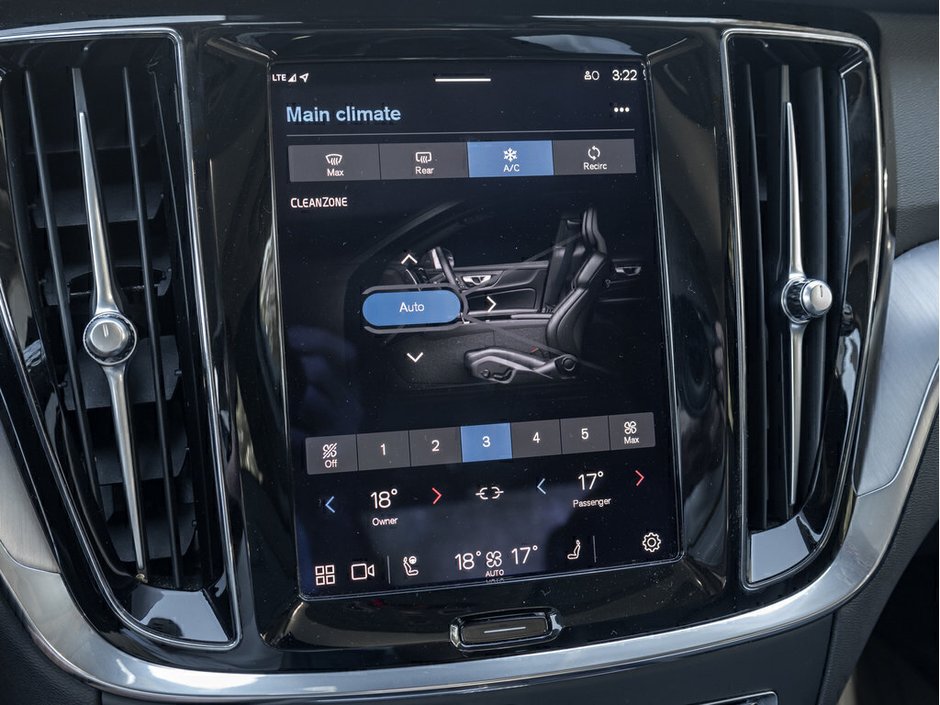 2024 Volvo S60 Core Dark Theme-17