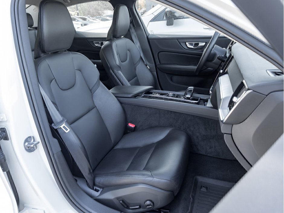 2024 Volvo S60 Core Dark Theme-20