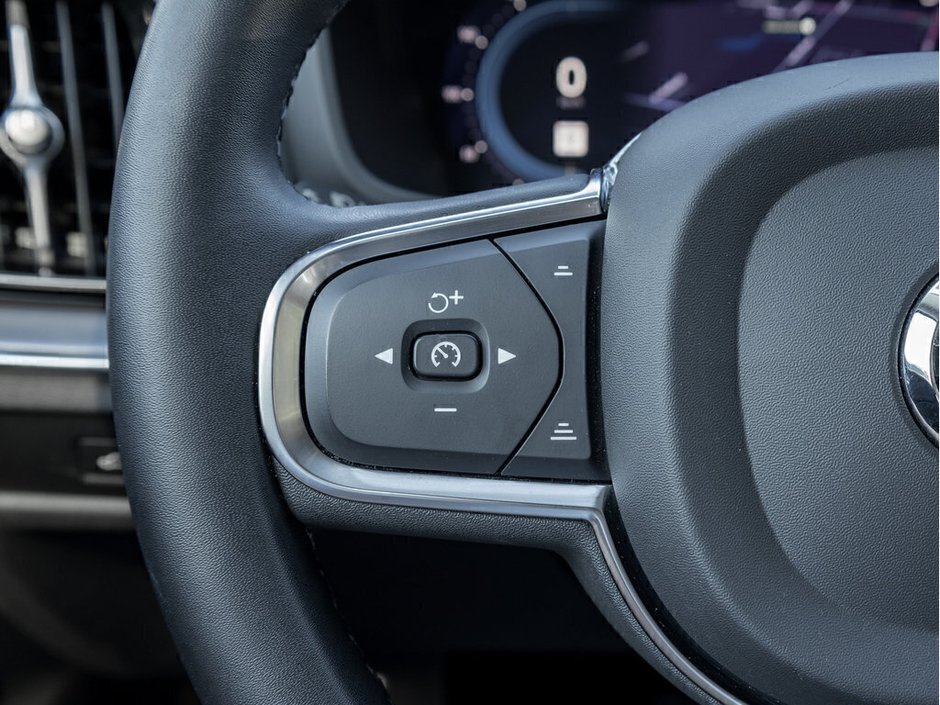 2024 Volvo S60 Core Dark Theme-10