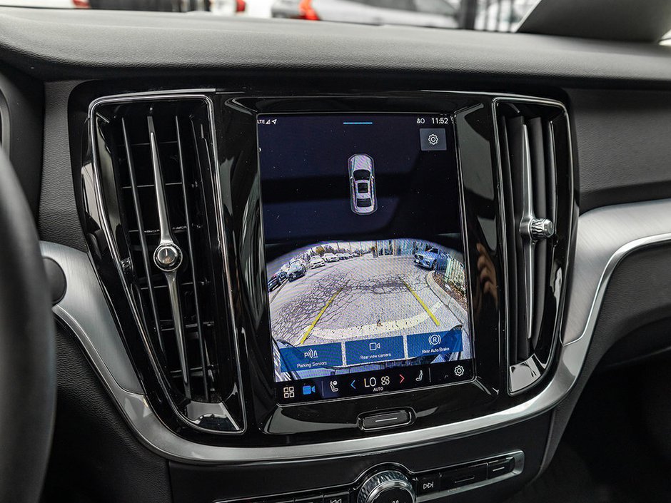 2024 Volvo S60 Core Dark Theme-12