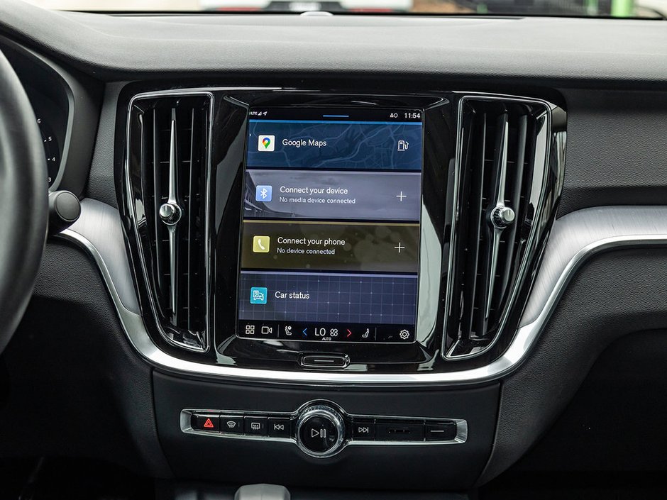 2024 Volvo S60 Core Dark Theme-25