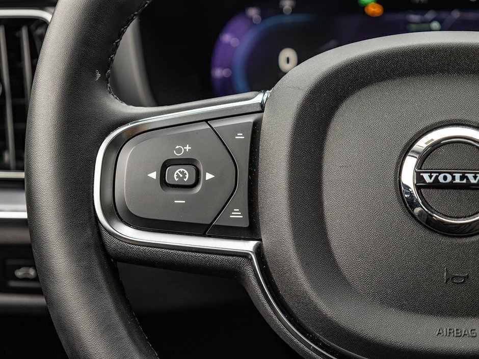 2024 Volvo S60 Core Dark Theme-8