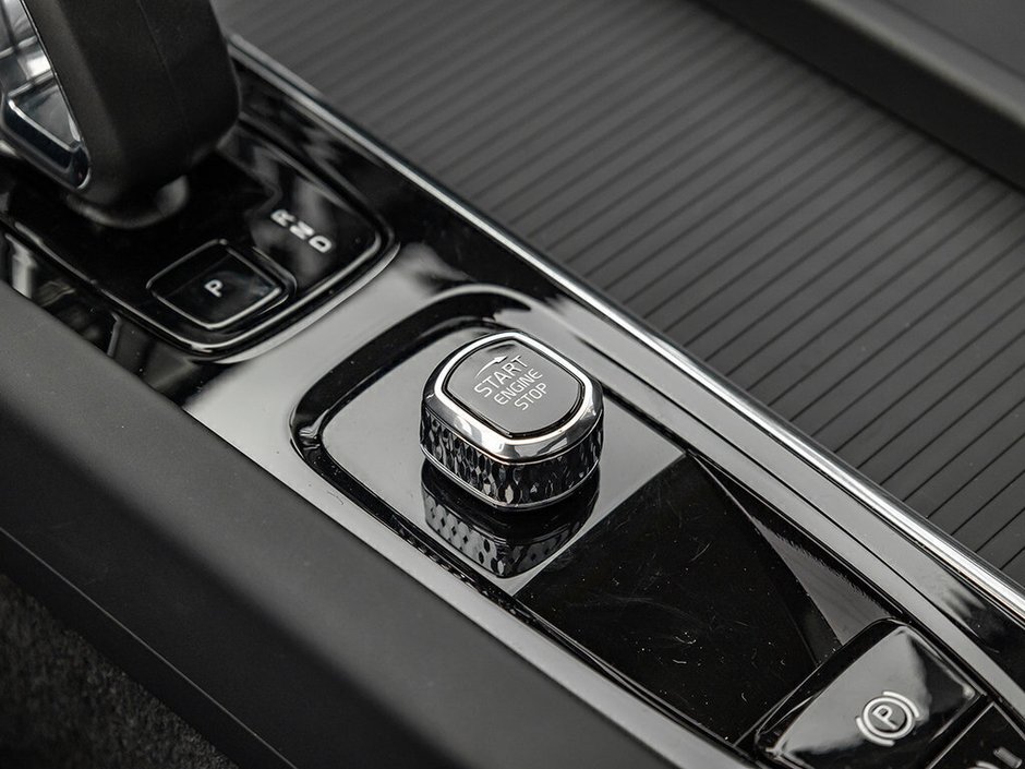 2024 Volvo S60 Core Dark Theme-16