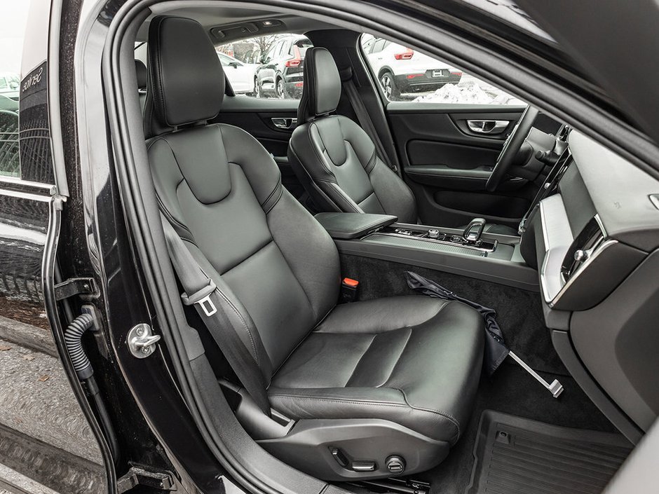 2024 Volvo S60 Core Dark Theme-21