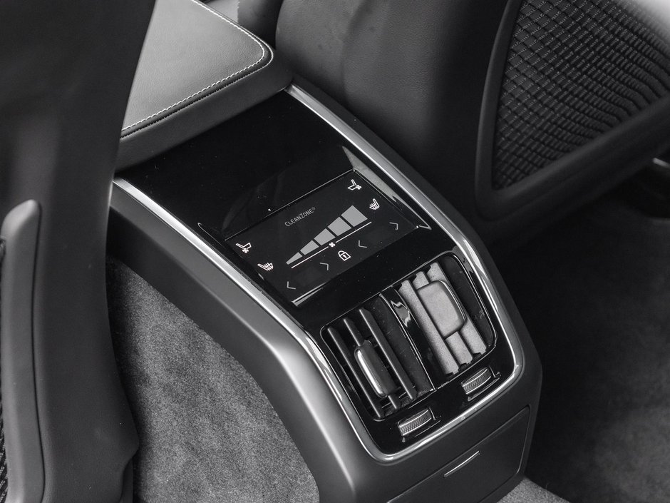 2022 Volvo S90 Inscription-27