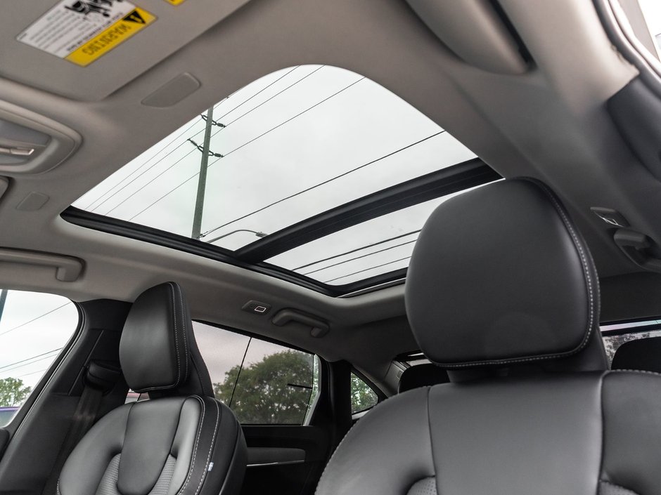 2022 Volvo S90 Inscription-24