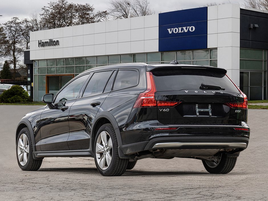 2025 Volvo V60 Cross Country Core-4