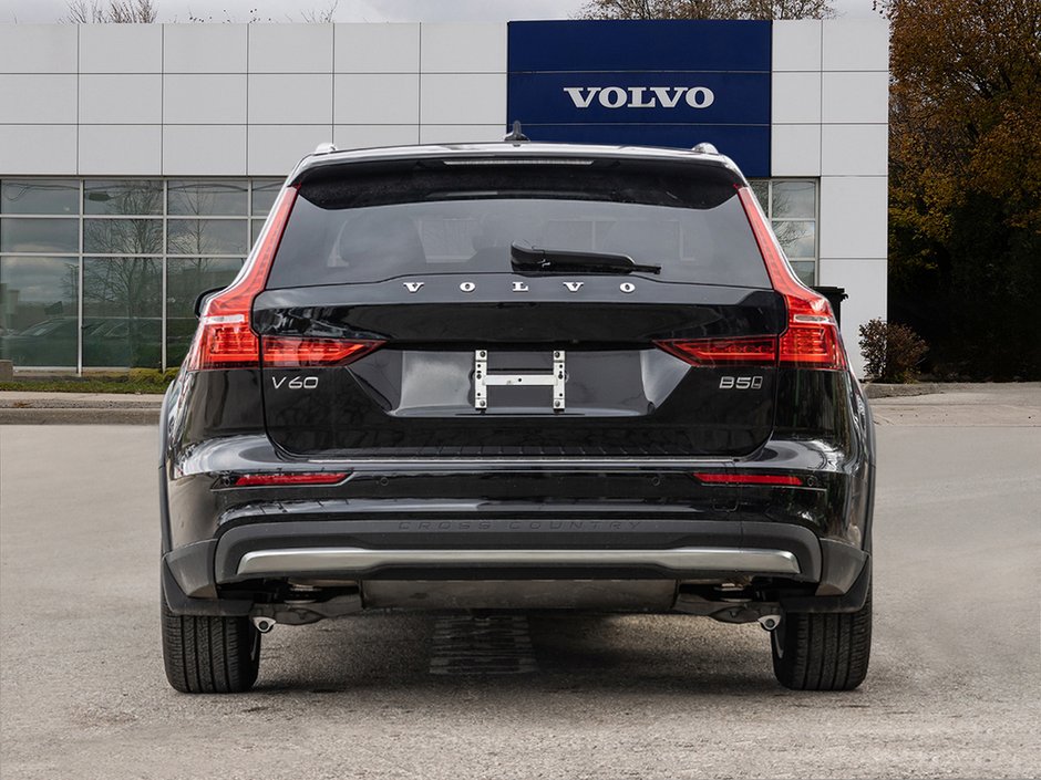 2025 Volvo V60 Cross Country Core-5