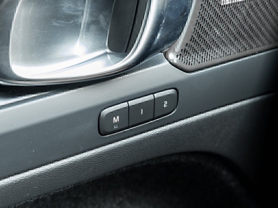 2024 Volvo XC40 Recharge Pure Electric Ultimate-16