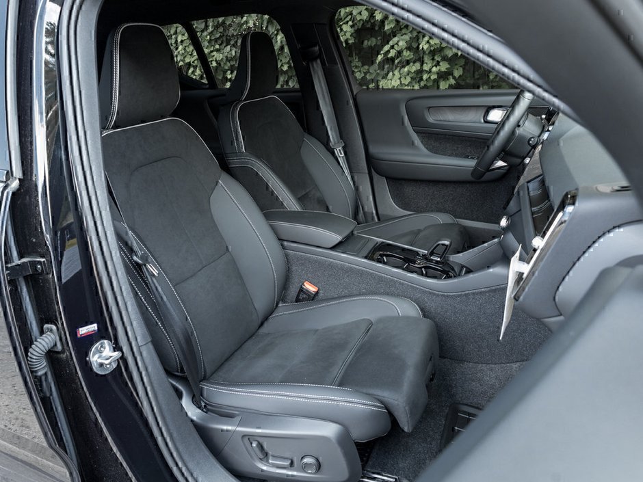 2024 Volvo XC40 Recharge Pure Electric Ultimate-24