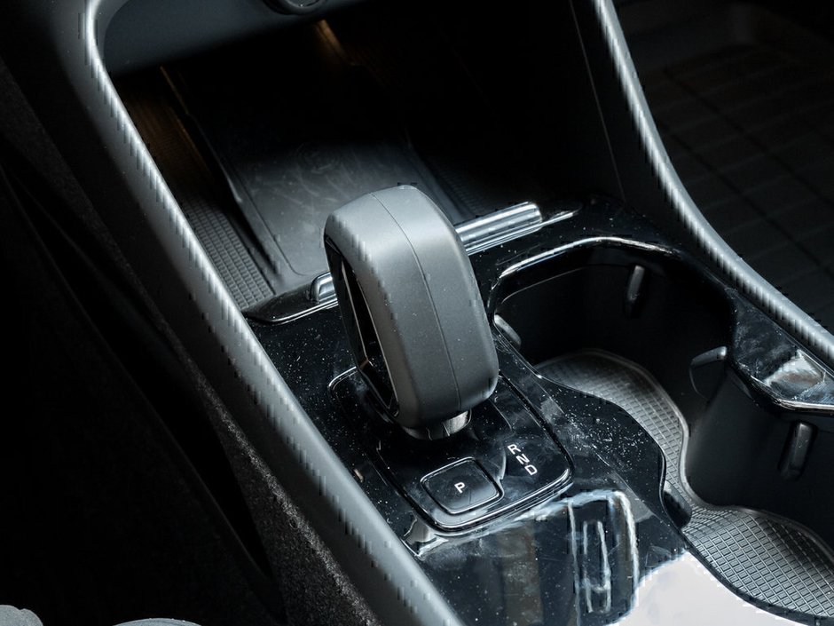 2024 Volvo XC40 Recharge Pure Electric Ultimate-18