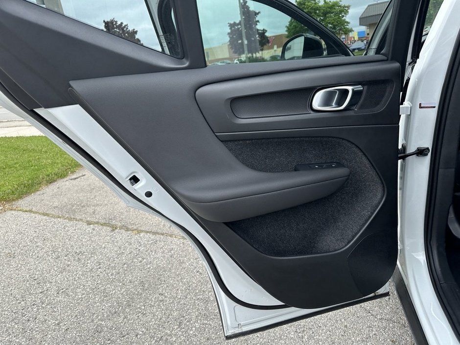 2024 Volvo XC40 Recharge Pure Electric Ultimate-20