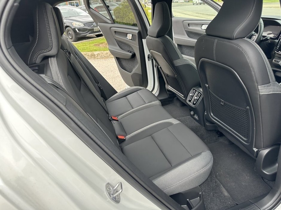 2024 Volvo XC40 Recharge Pure Electric Ultimate-15