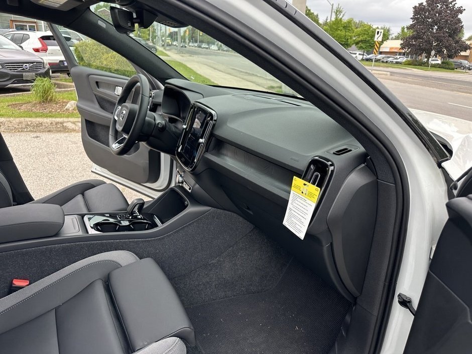 2024 Volvo XC40 Recharge Pure Electric Ultimate-16