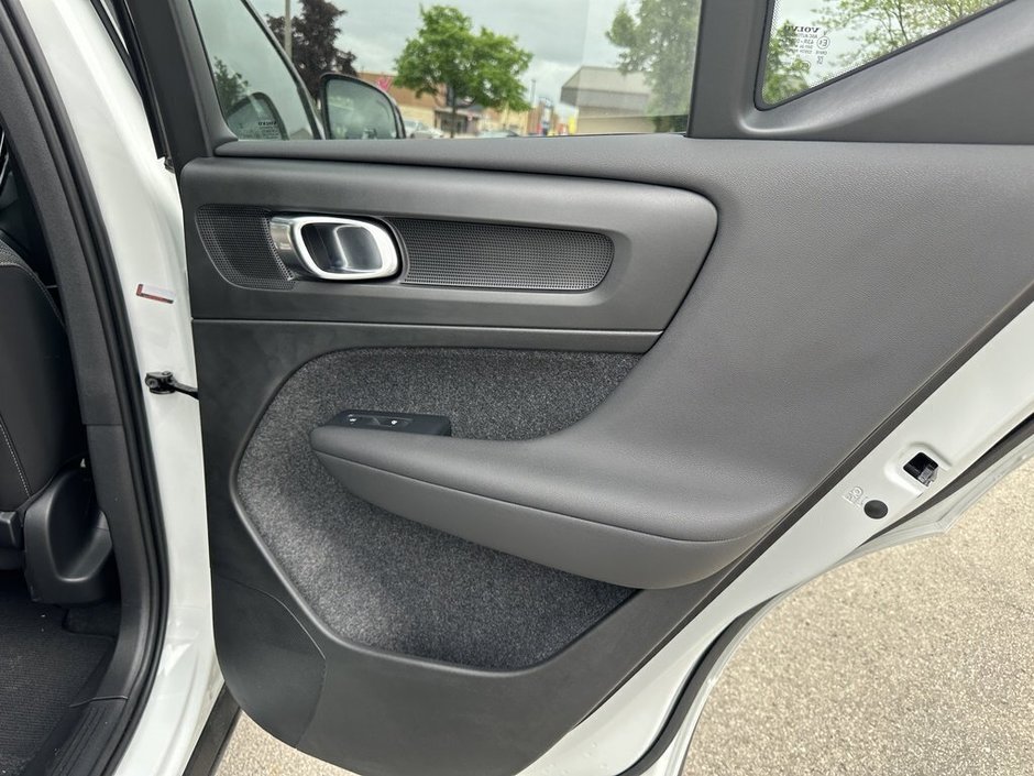 2024 Volvo XC40 Recharge Pure Electric Ultimate-19