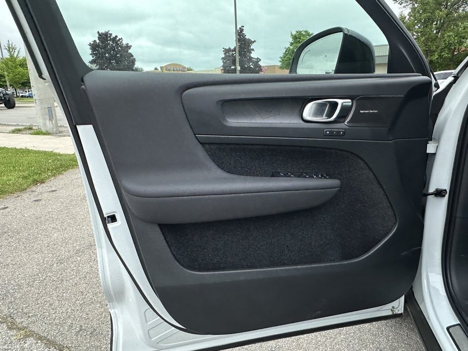 2024 Volvo XC40 Recharge Pure Electric Ultimate-21