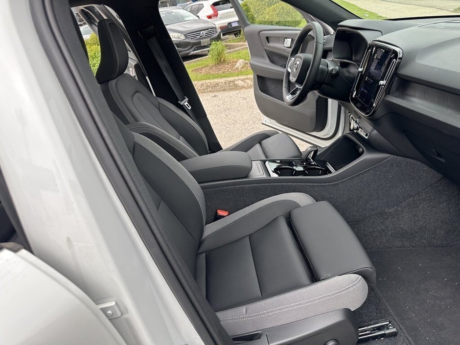 2024 Volvo XC40 Recharge Pure Electric Ultimate-17