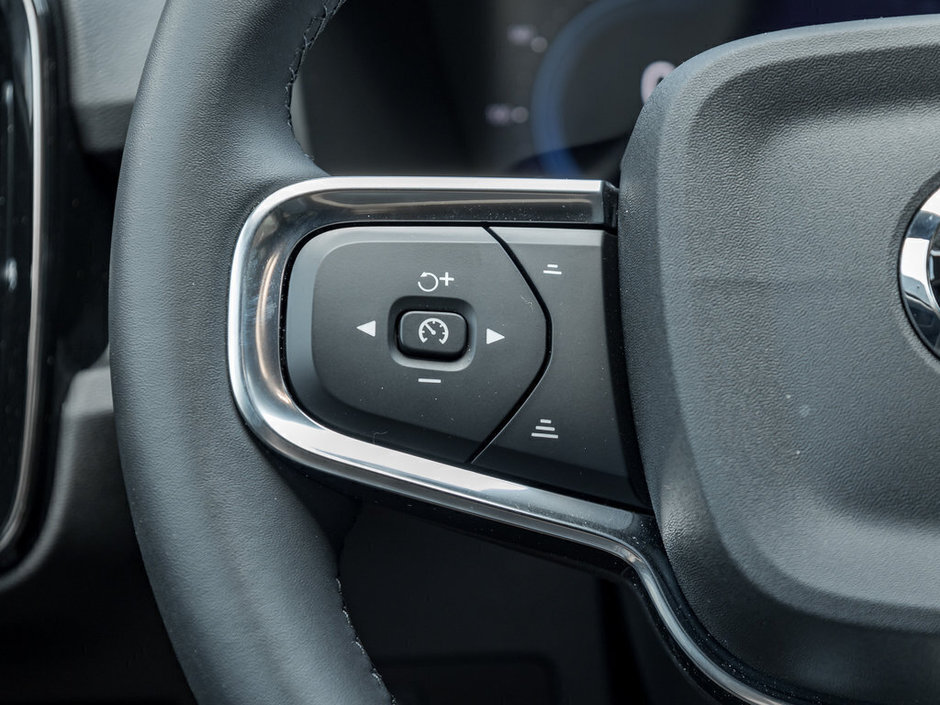 2024 Volvo XC40 Recharge Pure Electric Ultimate-9