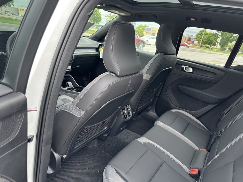2024 Volvo XC40 Recharge Pure Electric Ultimate-11