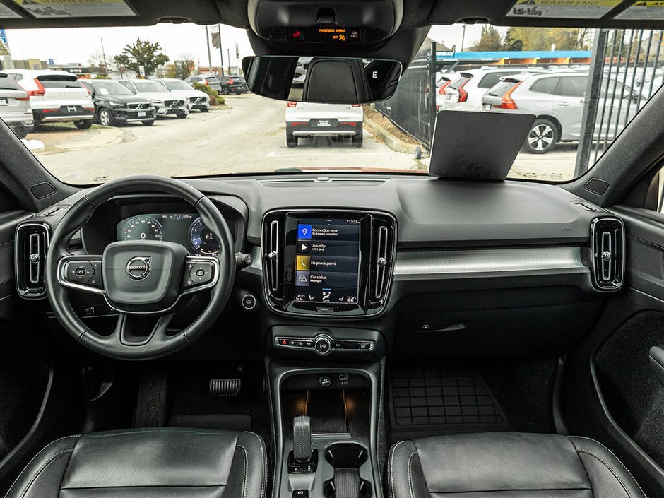 2020 Volvo XC40 Momentum-22
