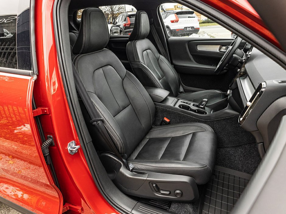 2020 Volvo XC40 Momentum-19