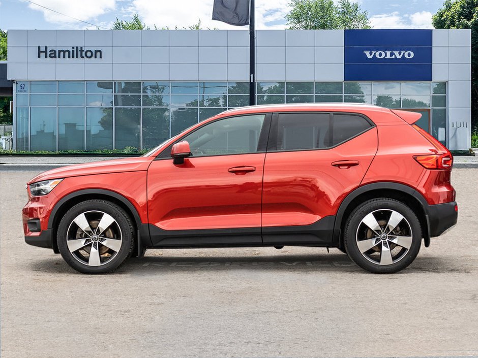 2020 Volvo XC40 Momentum-2
