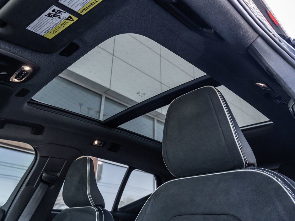 2020 Volvo XC40 R-Design-22