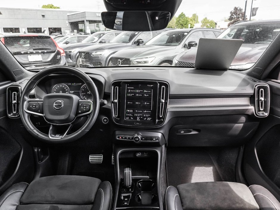 2020 Volvo XC40 R-Design-26