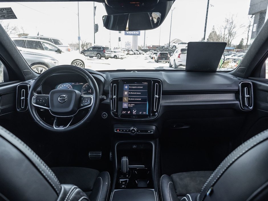 2020 Volvo XC40 R-Design-25