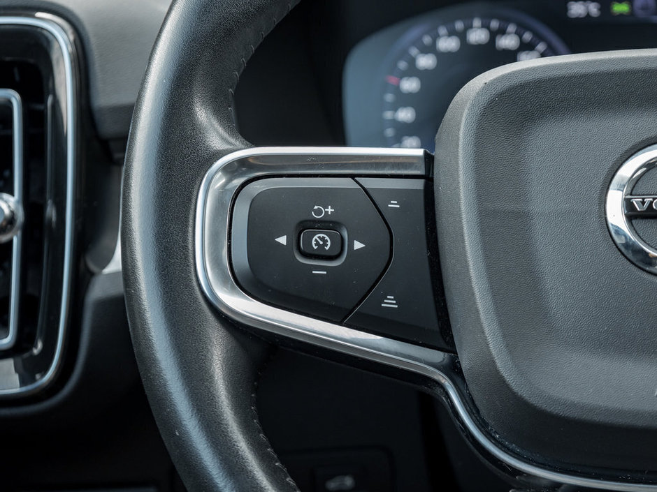 2021 Volvo XC40 Momentum-8